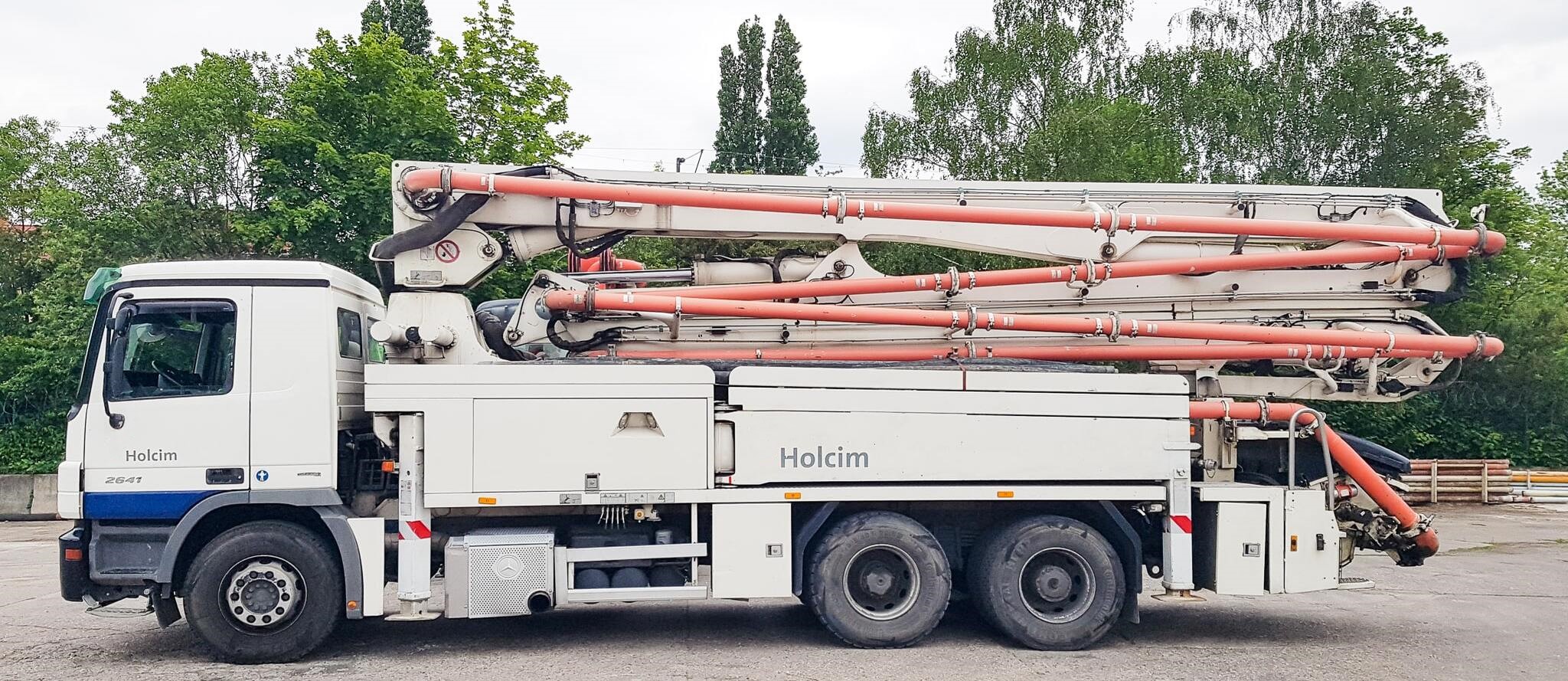 Das Bild zeigt die Betonpumpe M 36 im Profil